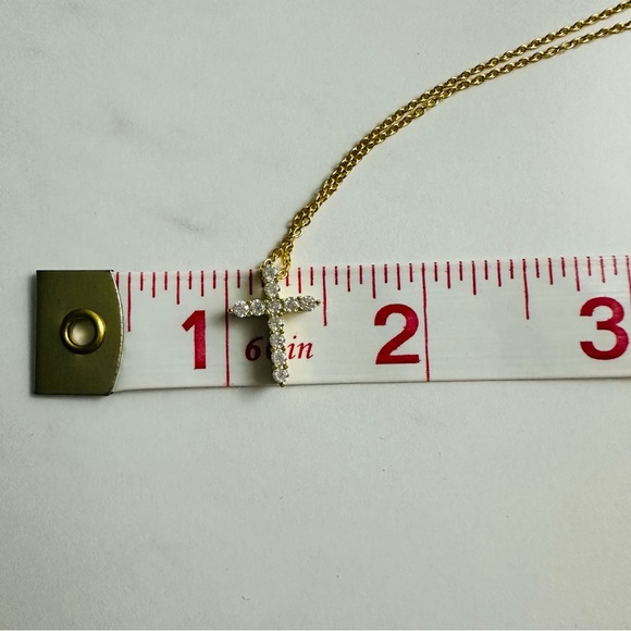 ✨ Moissanite Cross 18K Gold-Plated Necklace | 925 Sterling Silver ✨ - Picture 3 of 17